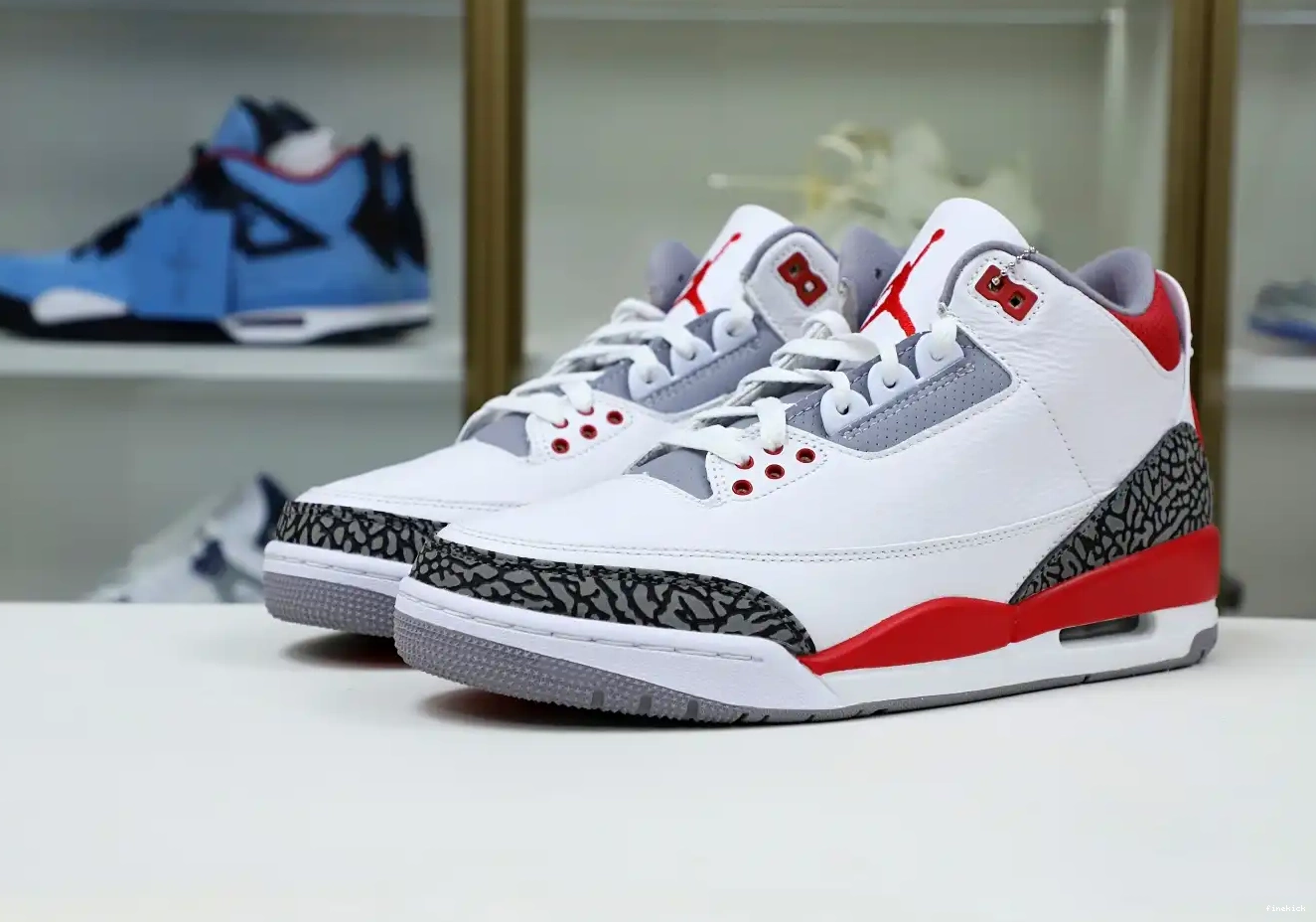JORDAN AIR 3RETRO